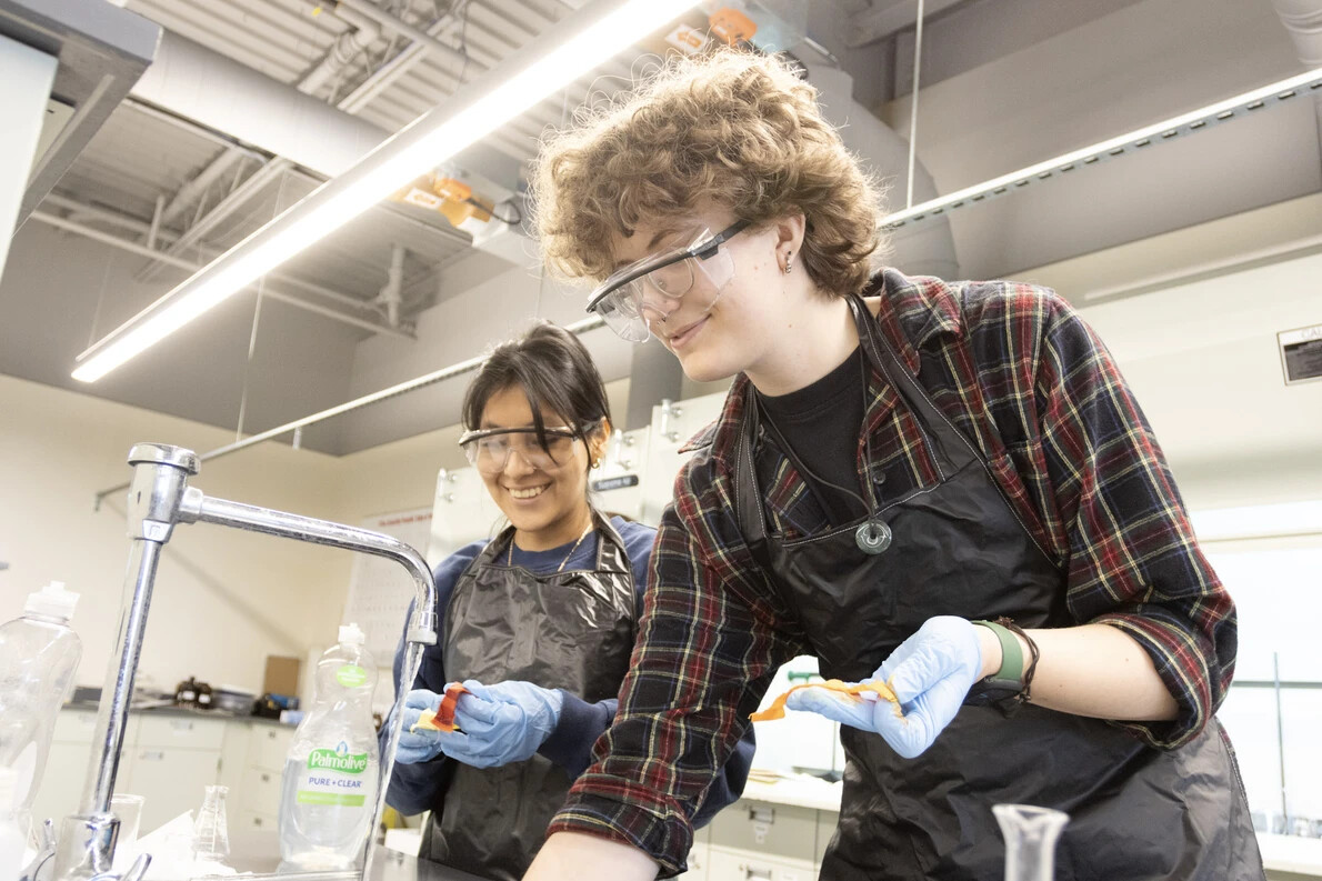 2 students in science lab