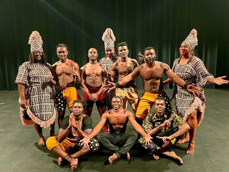 group pic of zuzu african acrobats