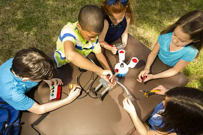 kids doing engineering activity